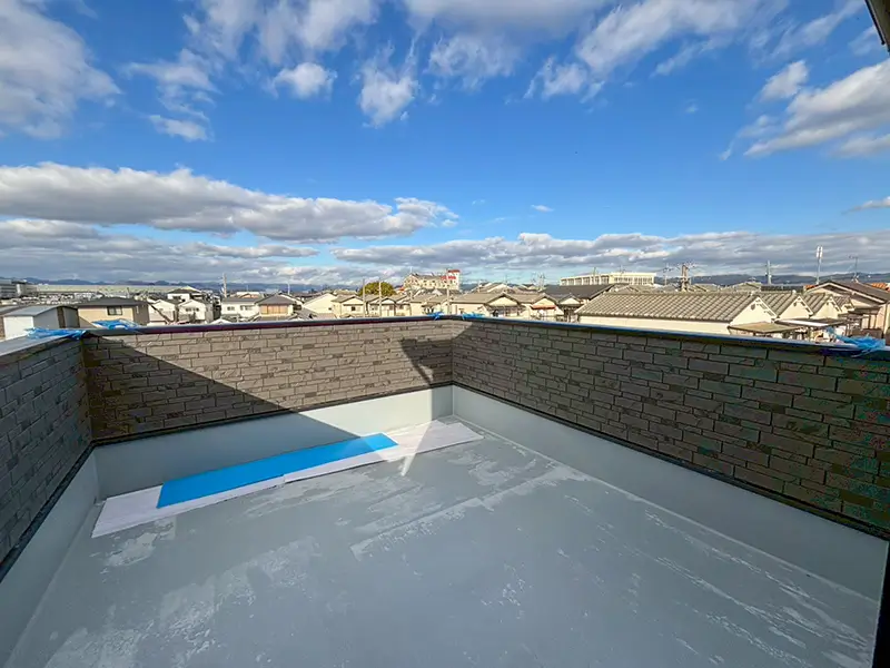 京都市伏見区淀樋爪町の新築一戸建てのバルコニー