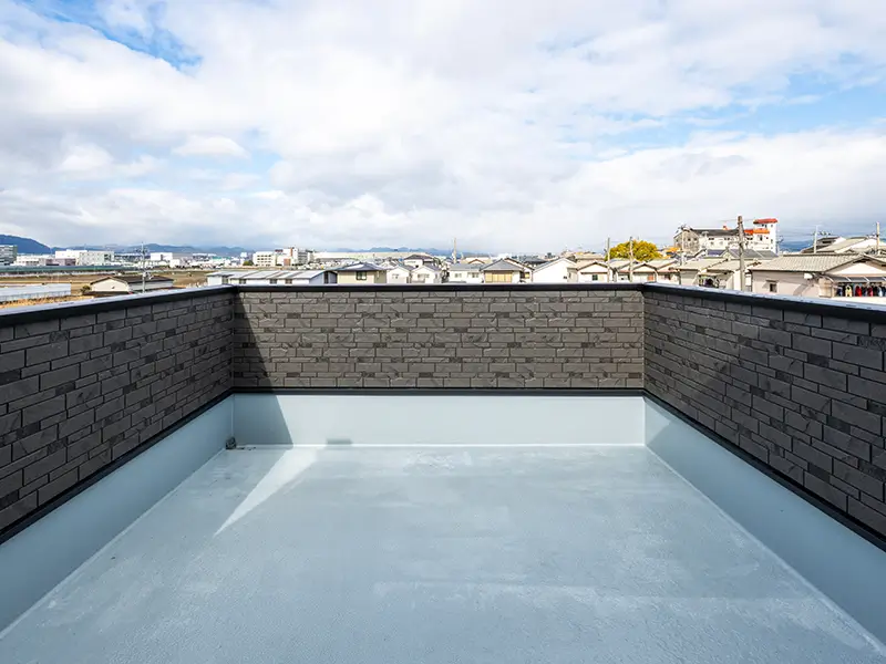 京都市伏見区淀樋爪町の新築一戸建てのバルコニー