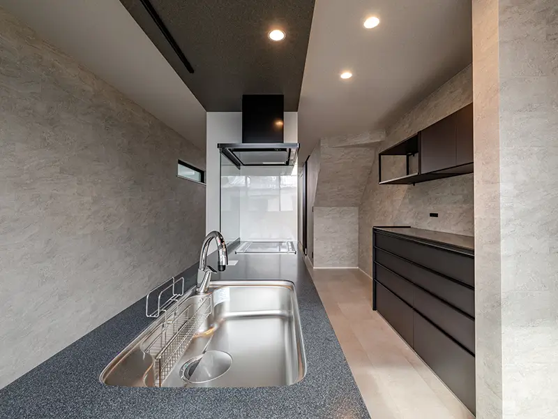 京都市伏見区淀樋爪町の新築一戸建てのキッチン