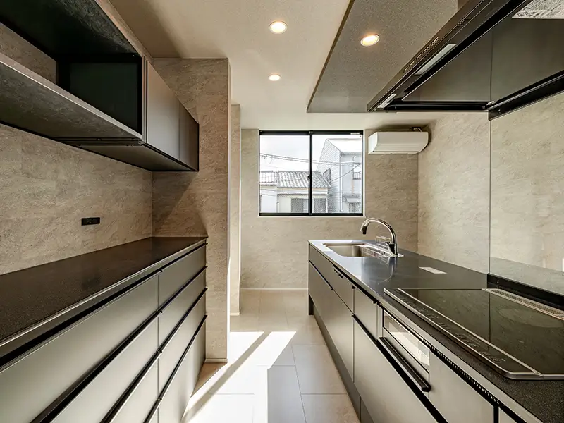 京都市伏見区淀樋爪町の新築一戸建てのキッチン