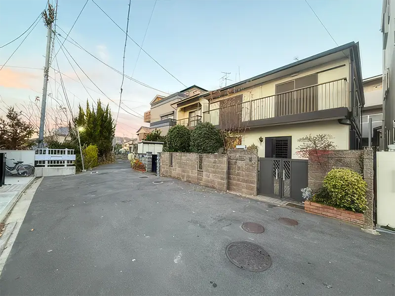 東大阪市西石切町１丁目の中古一戸建ての外観