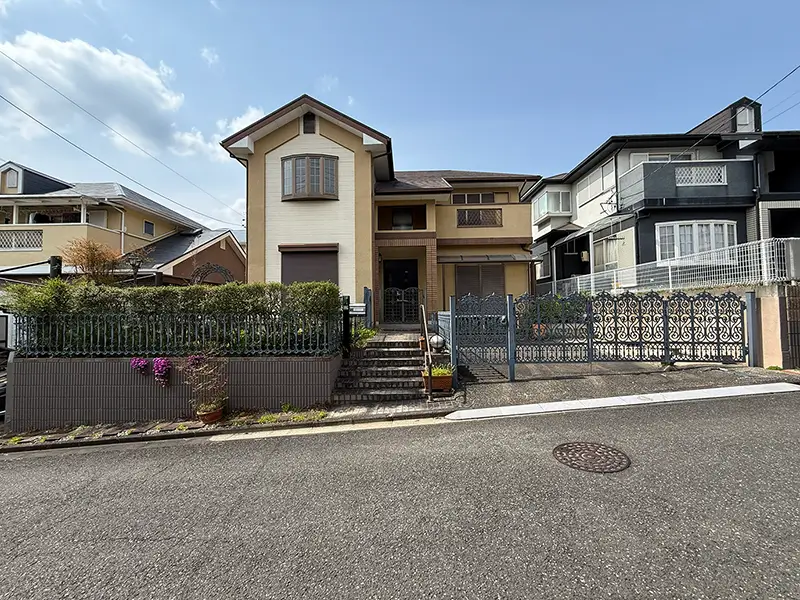 三重県名張市桔梗が丘西6番町 中古一戸建て住宅の外観