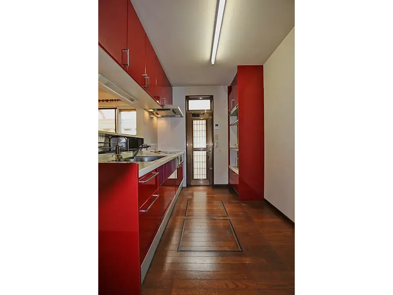 三重県名張市桔梗が丘西6番町の中古一戸建てのキッチン