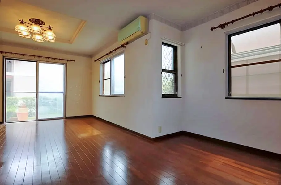 三重県名張市桔梗が丘西6番町の中古一戸建てのLDK