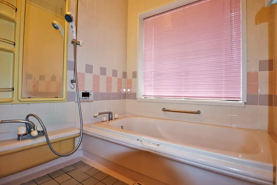 三重県名張市桔梗が丘西6番町の中古一戸建ての水回り