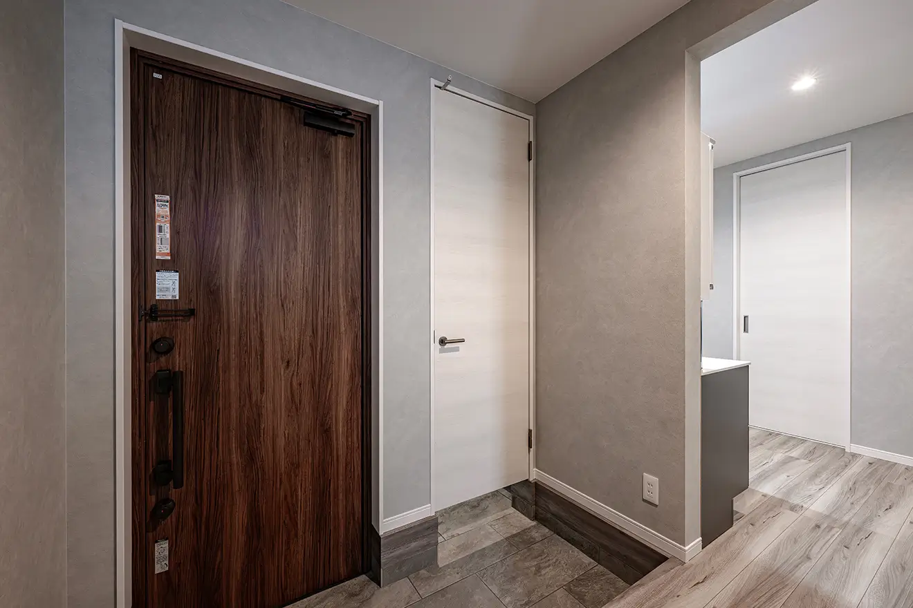 八尾市の新築注文住宅　玄関｜7ARC施工事例