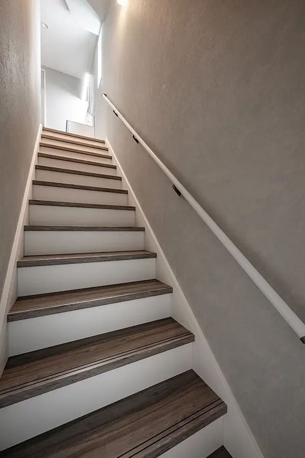 八尾市の新築注文住宅　階段｜7ARC施工事例