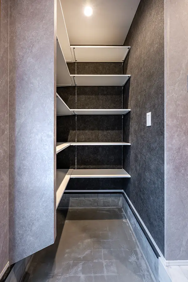 寝屋川市のリフォーム住宅　玄関｜7ARC（セブンアーク）施工事例